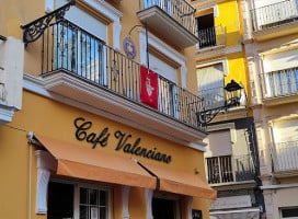 Cafe Valenciano inside