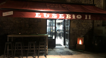 Euxebio Ii Taberna inside