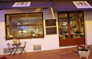 La Croissanteria De Llafranc Palafrugell inside