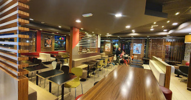 Mcdonald's Coso inside