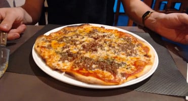 Scorpio Parrilla Pizza food