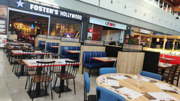 Foster's Hollywood Mataro Parc inside