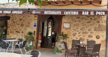 Cafe El Pozo De Fernan Gonzalez inside