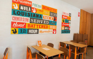 Popeyes Louisiana Kitchen Alcora Plaza inside