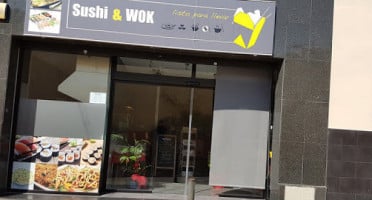 Sushi Y Wok outside