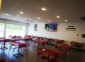 La Corbata inside