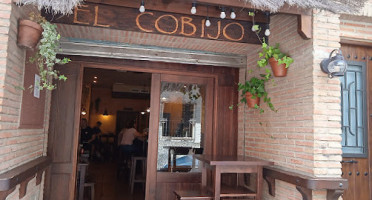 El Cobijo food