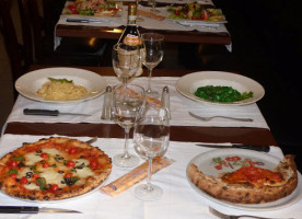 Pizzeria Mezza Luna food