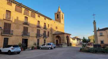 Abadia outside