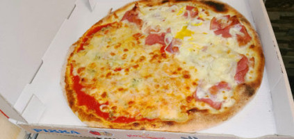 Pizza Pazza food