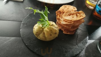 Buguelash Gastrobar food