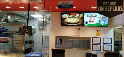 Domino's Pizza El Escorial inside