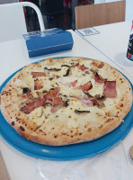 Domino's Pizza Av. Juan Xxiii food