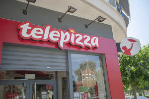 Telepizza Cortes Valencianas outside