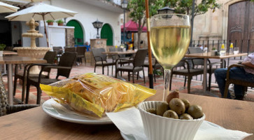 La Taverna De Tossa inside