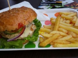 Burgerlandia food