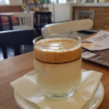 Lujza Coffee Wine S.r.o. Comida