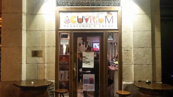 Acuarium food