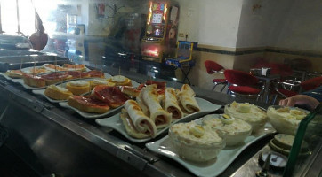 Las Golondrinas food