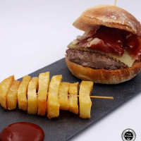 Can Dolpino Gastroburger food