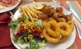 Cafeteria La Bascula food