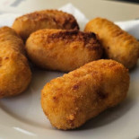 Piscinas Parada De Arriba food