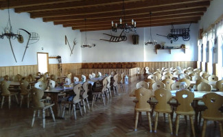 Obcerstveni Pekna Dira Dentro