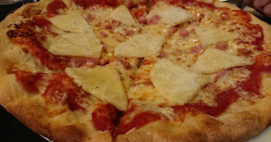 Pastapizza Banyoles food