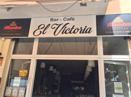 El Victoria outside