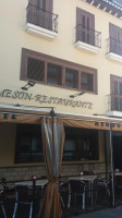 Mesón Pizotón outside