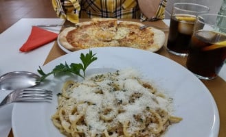 La Fontana food