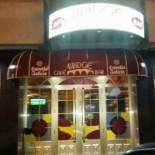Cafe Pub Bridge Exterior