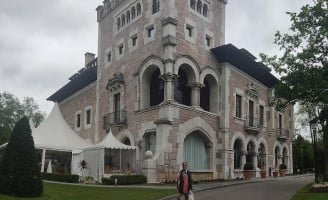 Arlos. Castillo De La Zoreda outside