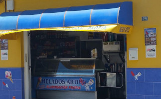 Helados Ártico outside