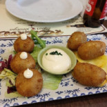 Recuerdos Tapas Bodega food