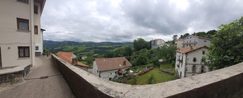 Arruti outside