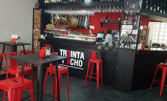 Treinta Y Ocho inside