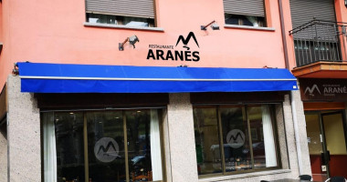 Aranés outside