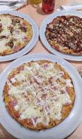 Pizzería Topogigio food