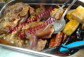 El Recuerdo food