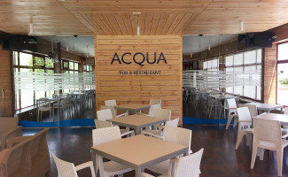 Acqua Pub inside