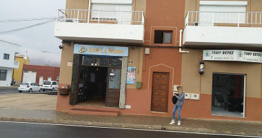 La Noria outside