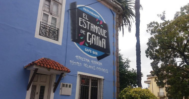 El Estanque De Gama outside