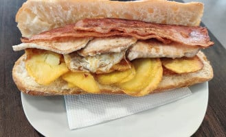 El Planell food