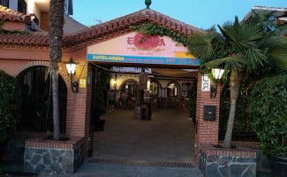El Guerra outside