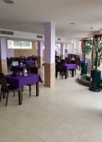 Heathers Bar And Restaurant inside
