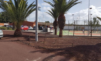 Happy Days Tennis Club outside