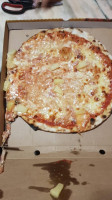 Baraka Pizza food