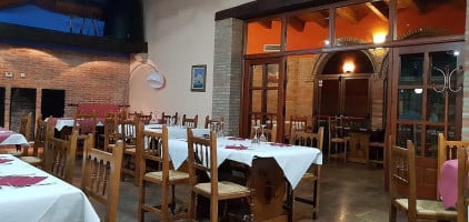 La Bodega inside