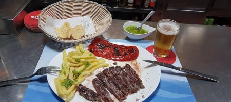 Los Paragüitas food